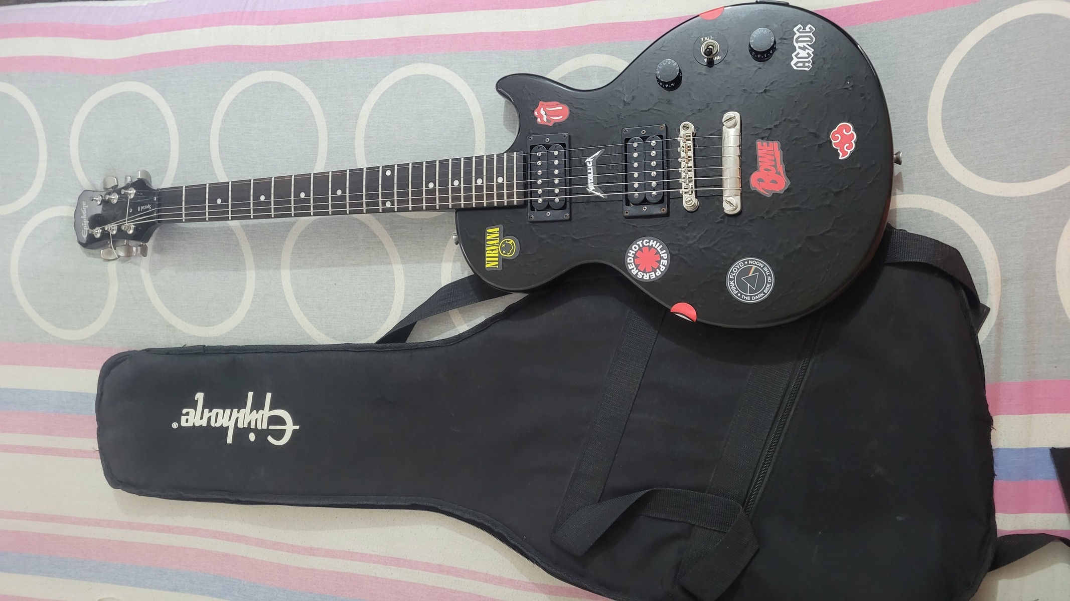 Punk Music Gear Setup by hojaldre featuring Epiphone Les Paul Special II