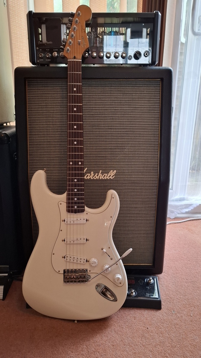 Amp Rig by lloydys featuring Squier 1990s Stratocaster (Made In Japan)