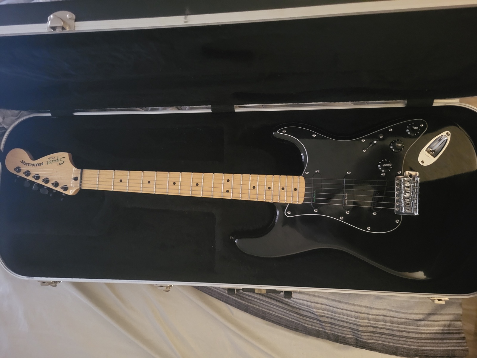Music Gear Setup by vilvion featuring Squier Vintage Modified Stratocaster '70s Electric Guitar