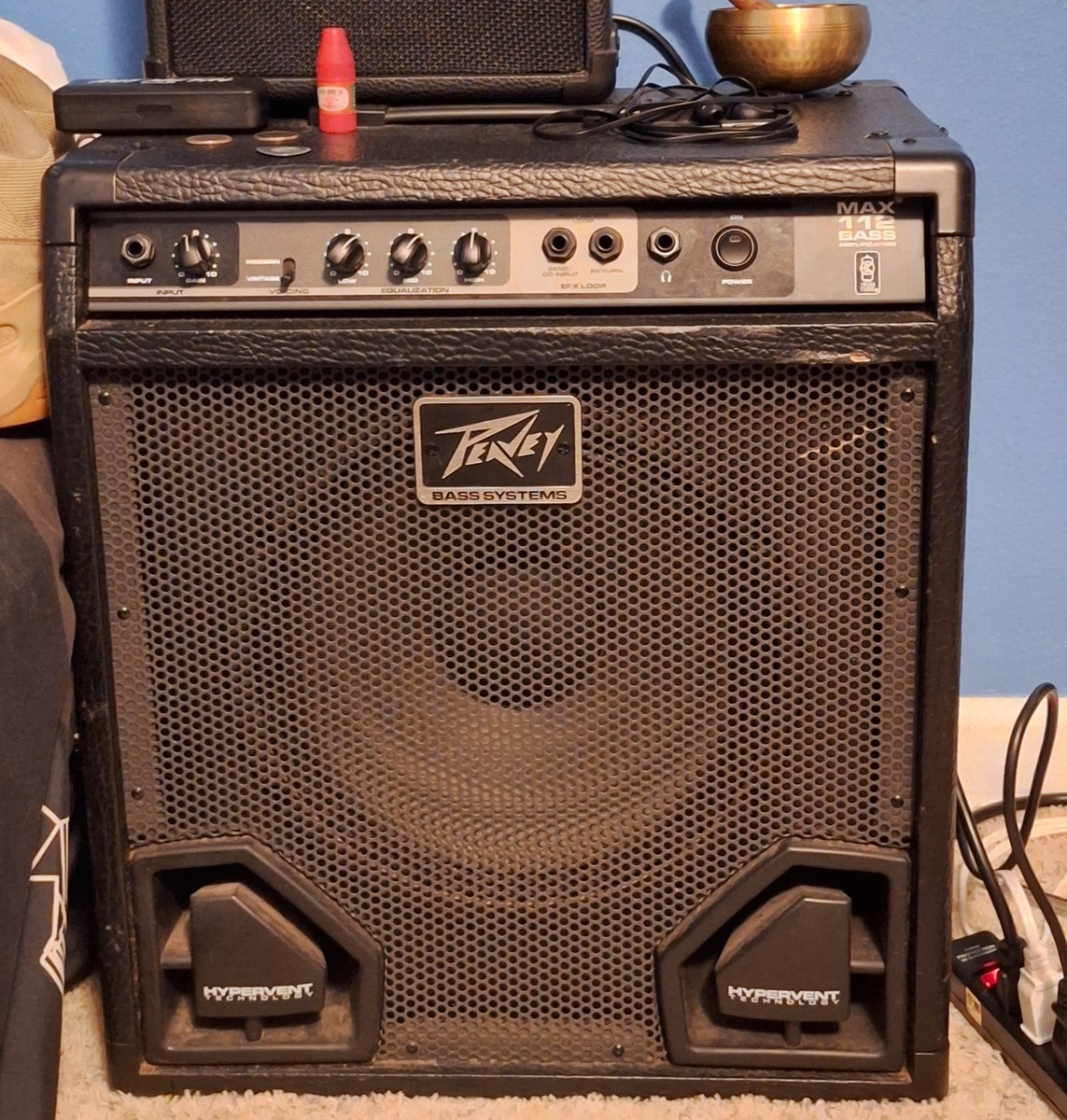 Amp Rig by b8765467 featuring Peavey MAX 112 Bass Amp