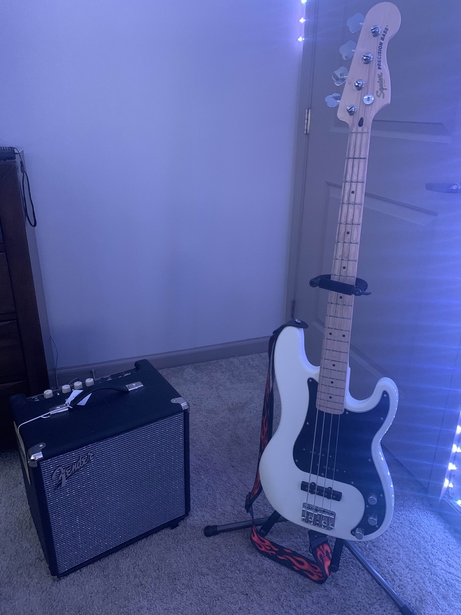 Squier Bass Rig by redfire512 featuring Squier Precision Affinity PJ and Fender Rumble 25