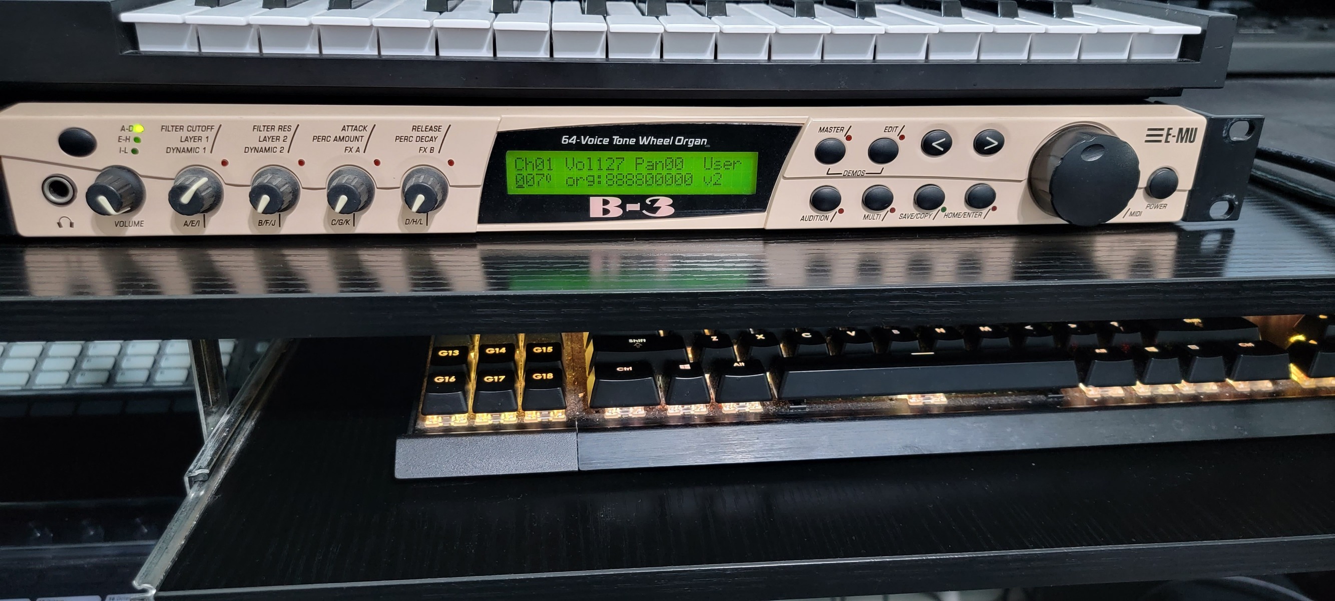 Electronic Synth Setup by mellisonant_mike featuring E-MU Systems B-3 Rackmount 64-Voice Tone Wheel Organ, Native Instruments Komplete Kontrol M32, and Native Instruments Maschine Plus and 1 more piece of gear