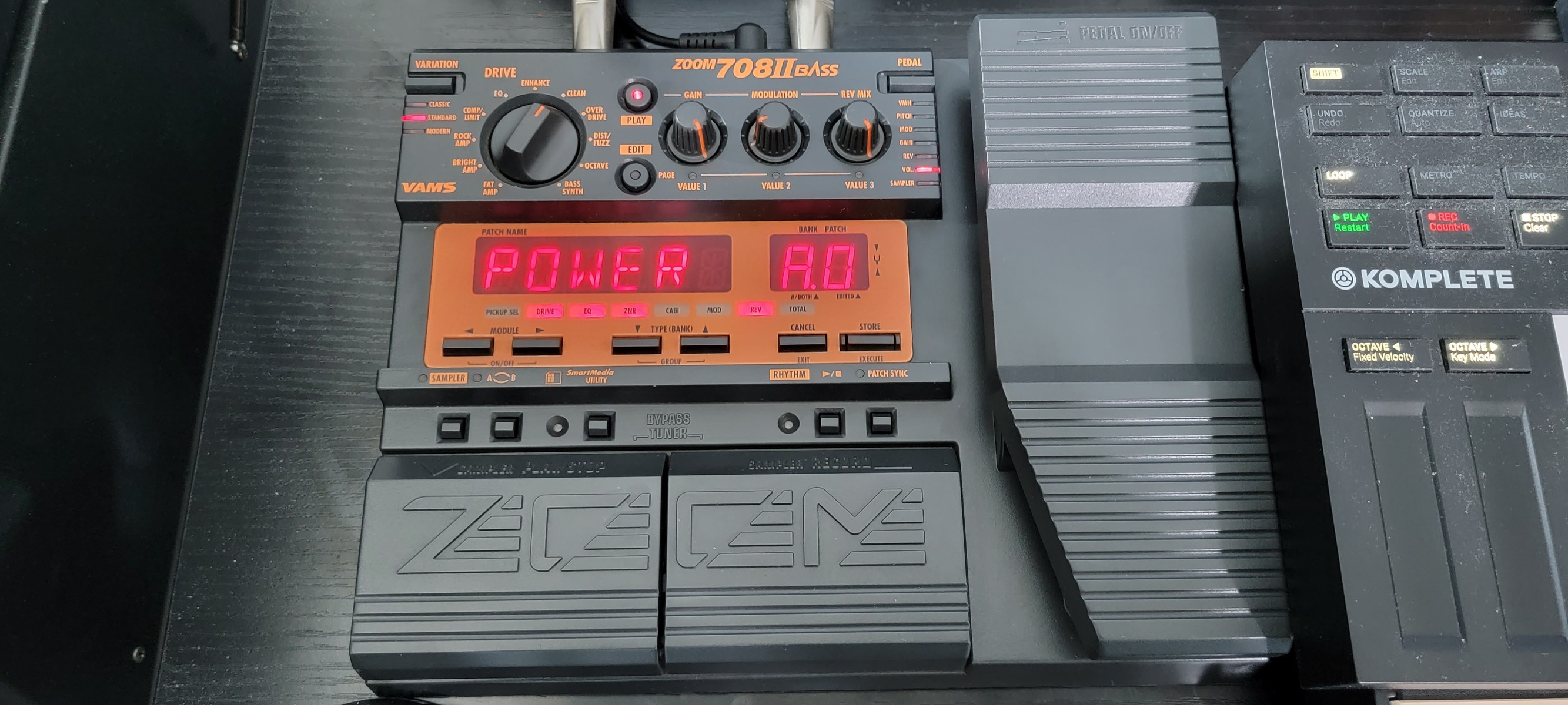 Zoom Pedalboard by mellisonant_mike featuring ZOOM 708II BASS and Native Instruments Komplete Kontrol M32