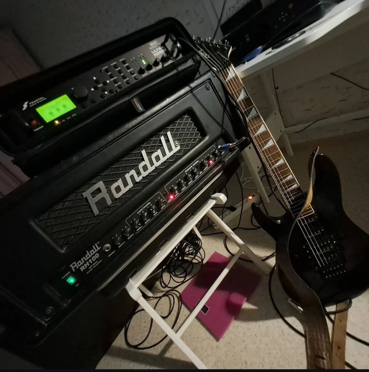 Metal Amp Rig by sem_wlt featuring Randall RH100 and Fractal Audio Axe-Fx Ultra Guitar Effects Processor