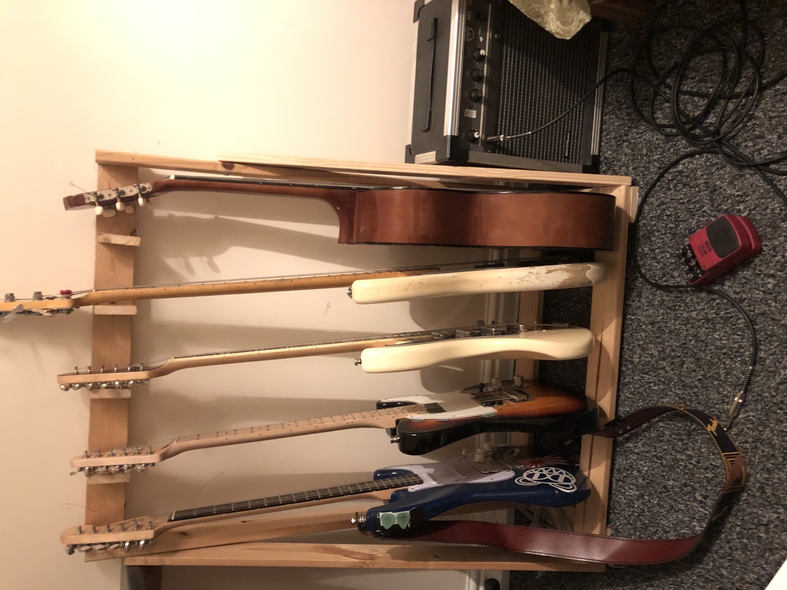 Amp Rig by i7extreme featuring Squier Affinity Series Stratocaster 21-Fret 1997 - 2000, Squier Affinity Series Telecaster, and Behringer HM300 Heavy Metal and 3 more pieces of gear