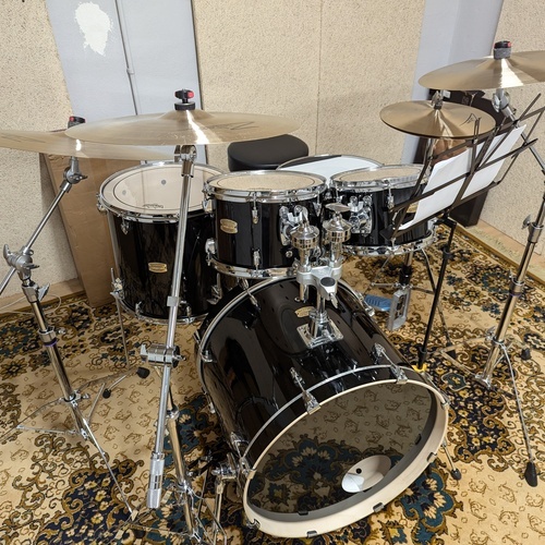 Photo of Yamaha Stage Custom in a drums
