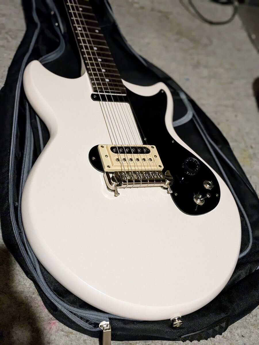 Music Gear Setup by febryan_pasaribu featuring Epiphone Joan Jett Olympic Special Electric Guitar