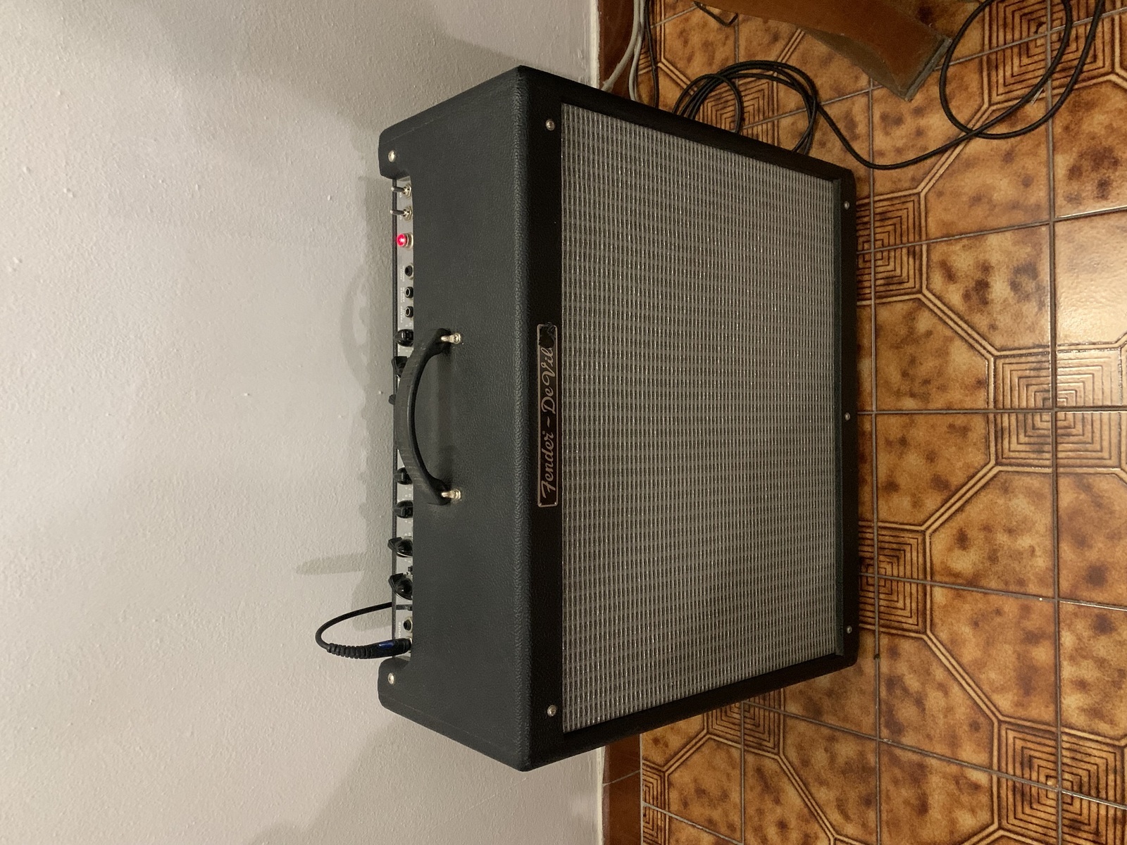 Country Amp Rig by alessandrovai featuring Fender Hot Rod DeVille 212 60W 2x12 Tube Guitar Combo Amp