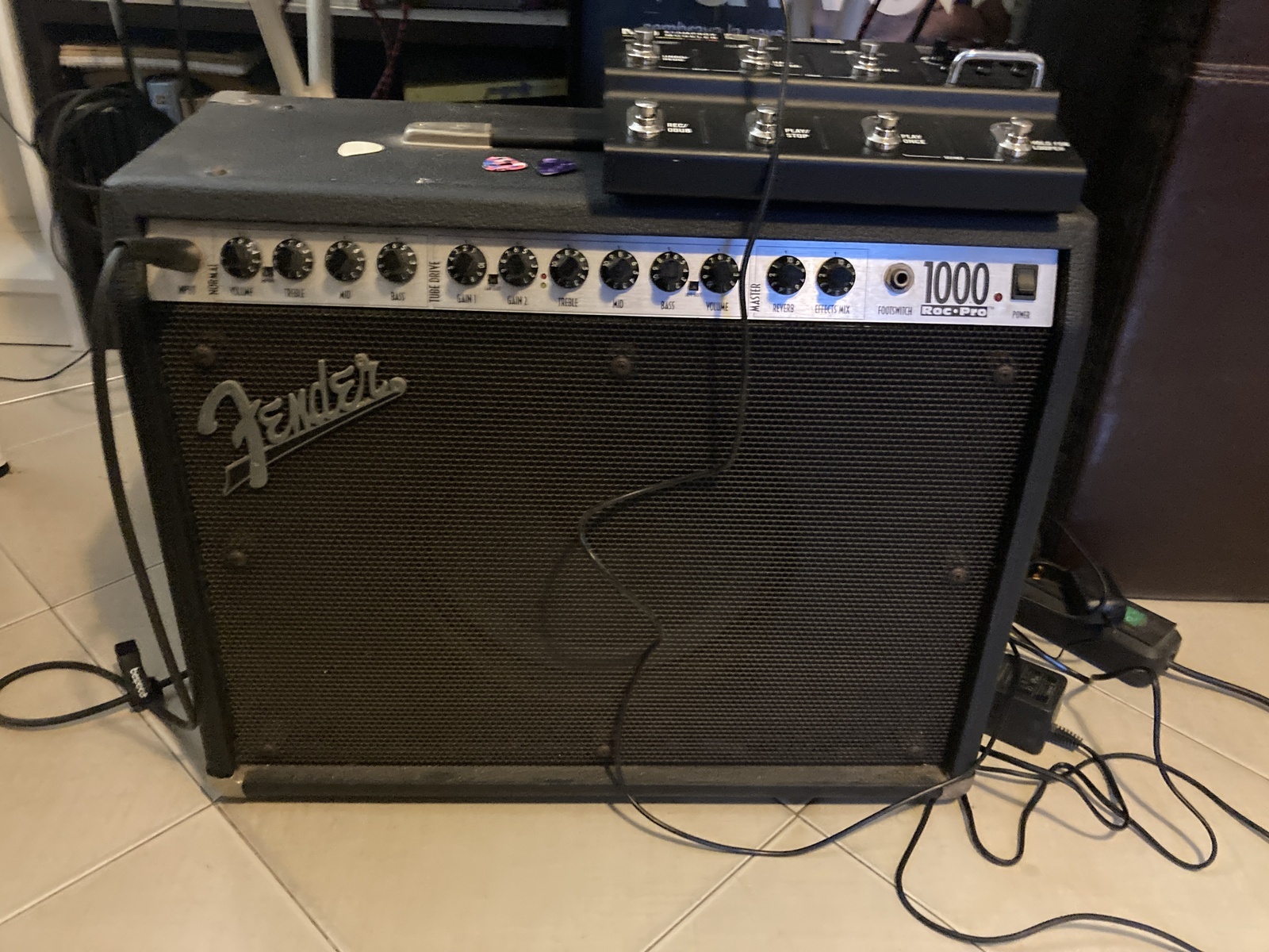 Amp Rig by alecani featuring Fender Roc Pro 1000
