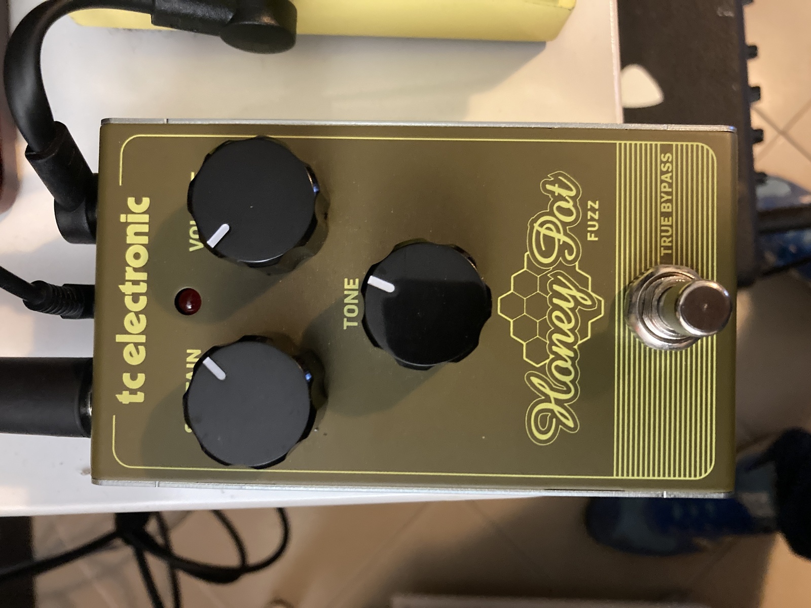 Pedalboard by alecani featuring TC Electronic Honey Pot Fuzz