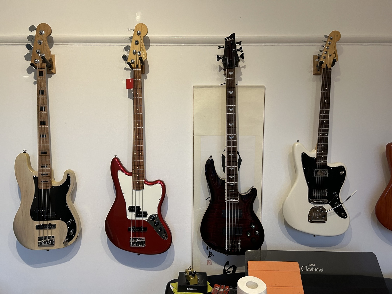 Bass Rig by chrisdesign featuring Fender Player Jaguar Bass, Schecter C-5, and Fender Standard Jazzmaster HH Electric Guitar and 6 more pieces of gear