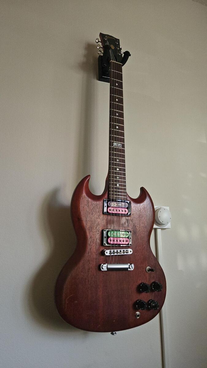 Music Gear Setup by garfiendish featuring Gibson SGJ 2014