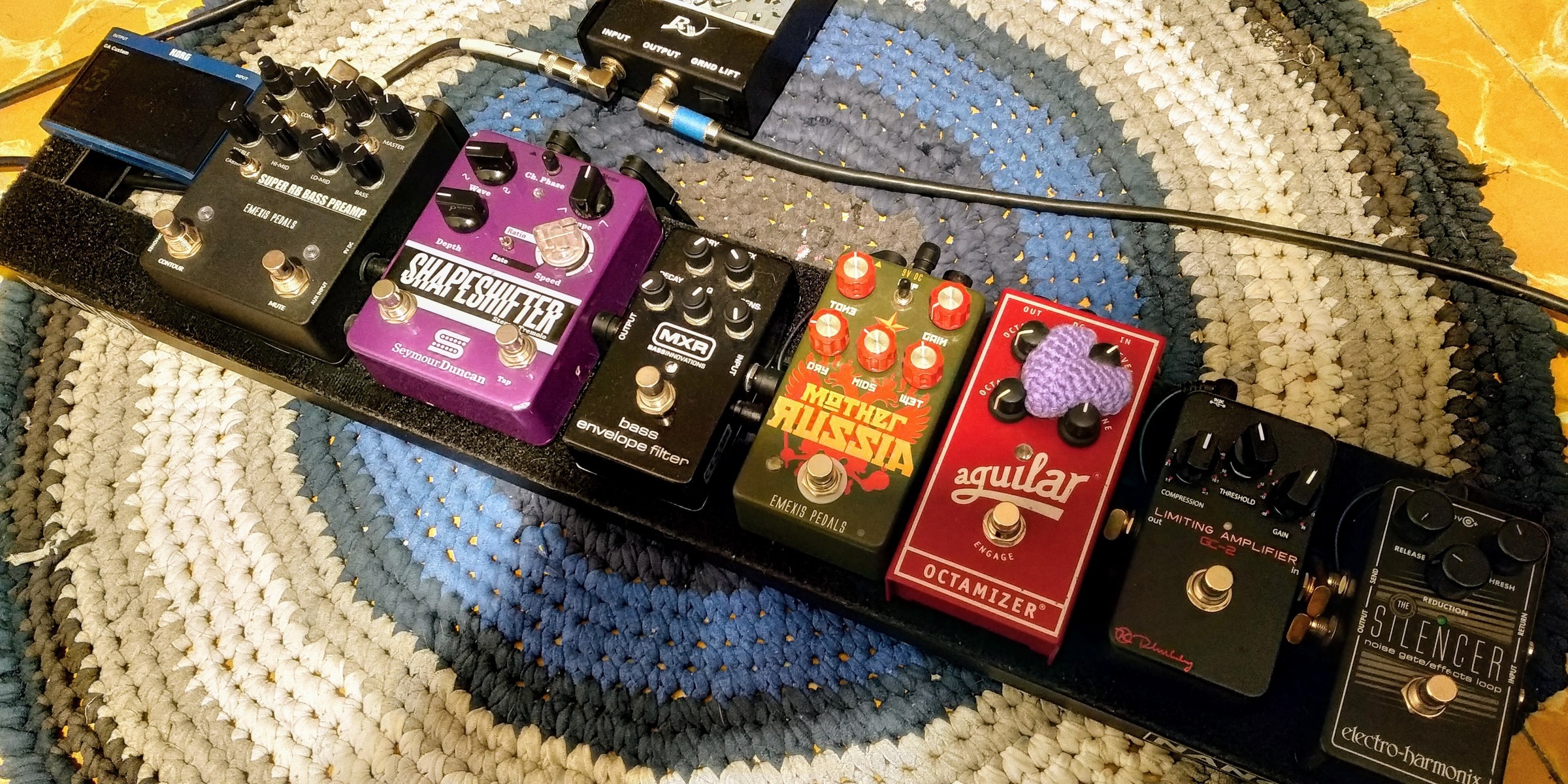 Pedalboard by arturo_rugerio featuring Electro-Harmonix The Silencer Noise Gate/Effects Loop, Keeley GC-2 Limiting Amplifier, and Aguilar Octamizer Octave and 5 more pieces of gear
