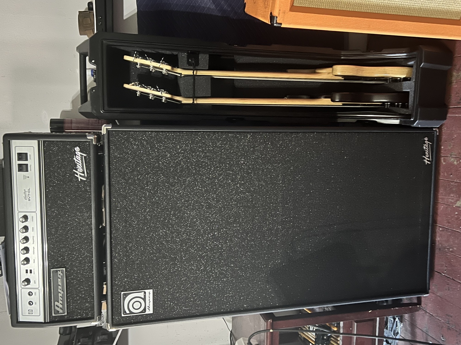 Metal Music Gear Setup by joshua_boucher featuring Ampeg Heritage SVT-CL and Ampeg Heritage SVT-810E