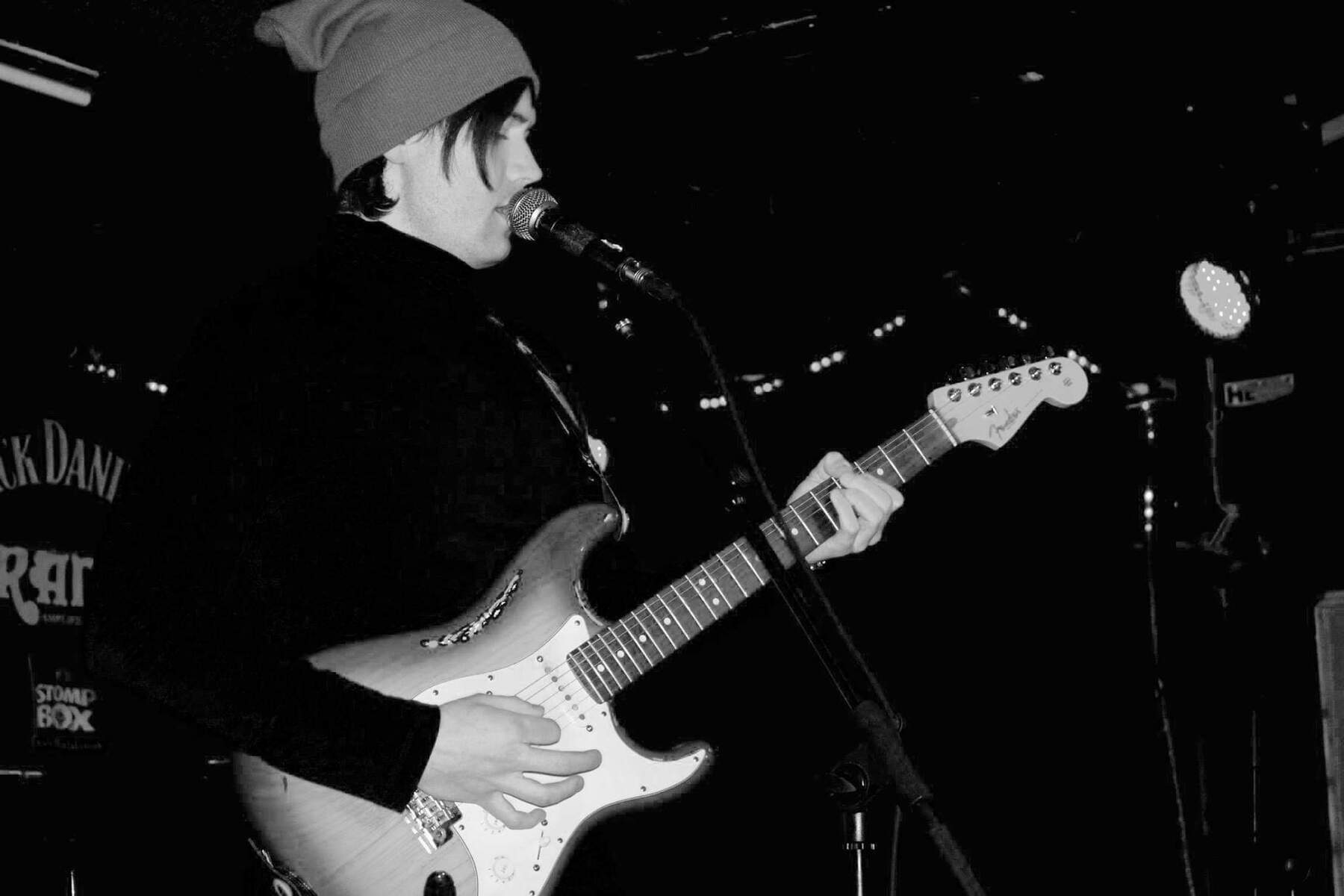 Music Gear Setup by robdowler featuring Fender American Standard Stratocaster