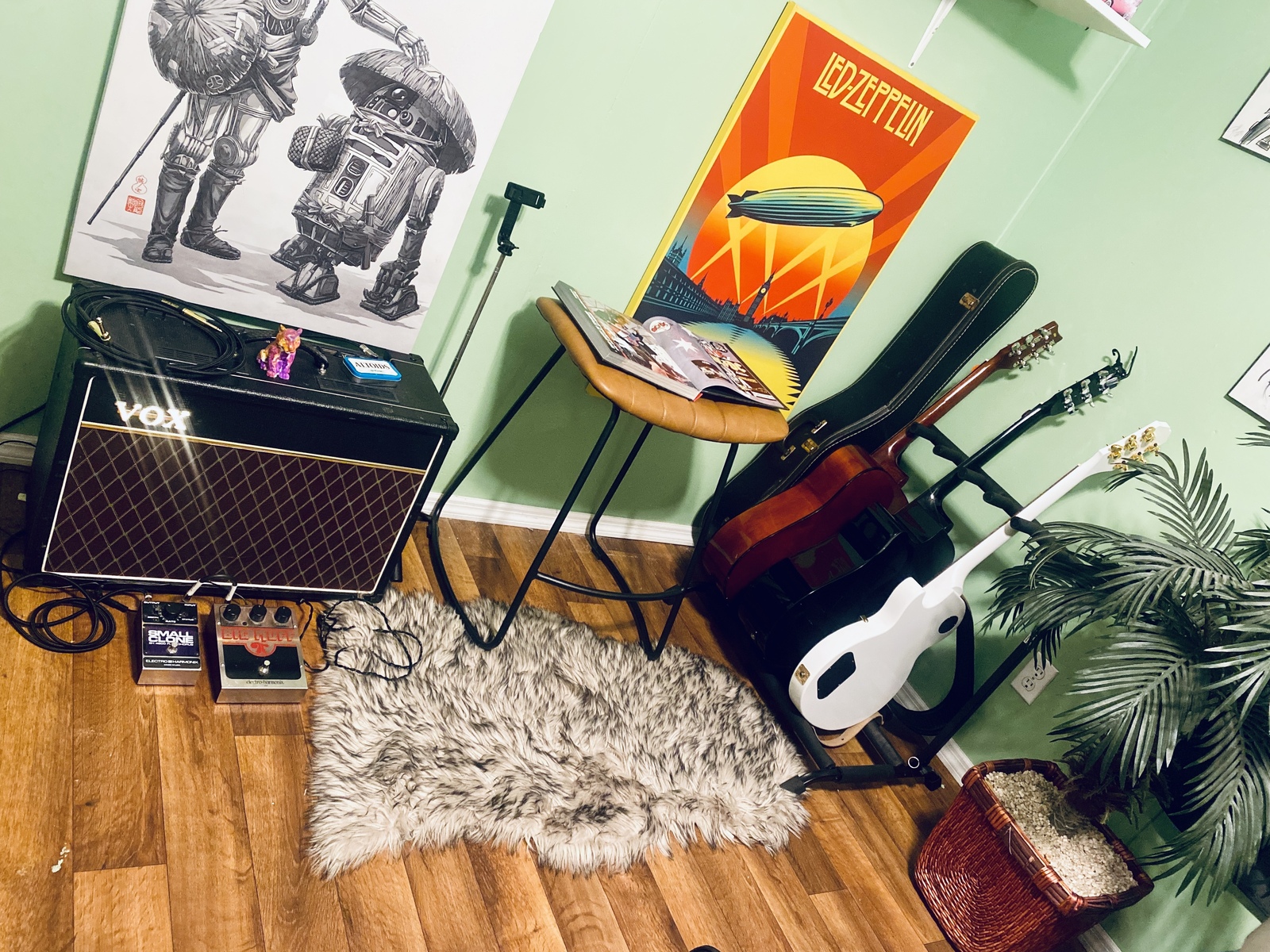 Electro-Harmonix Amp Rig by evensteven2120 featuring Epiphone Les Paul Studio 2020, Vox AC15, and Electro-Harmonix Big Muff Pi and 1 more piece of gear