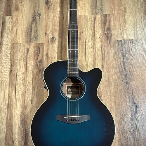 Photo of Yamaha CPX5 and more gear in a guitar