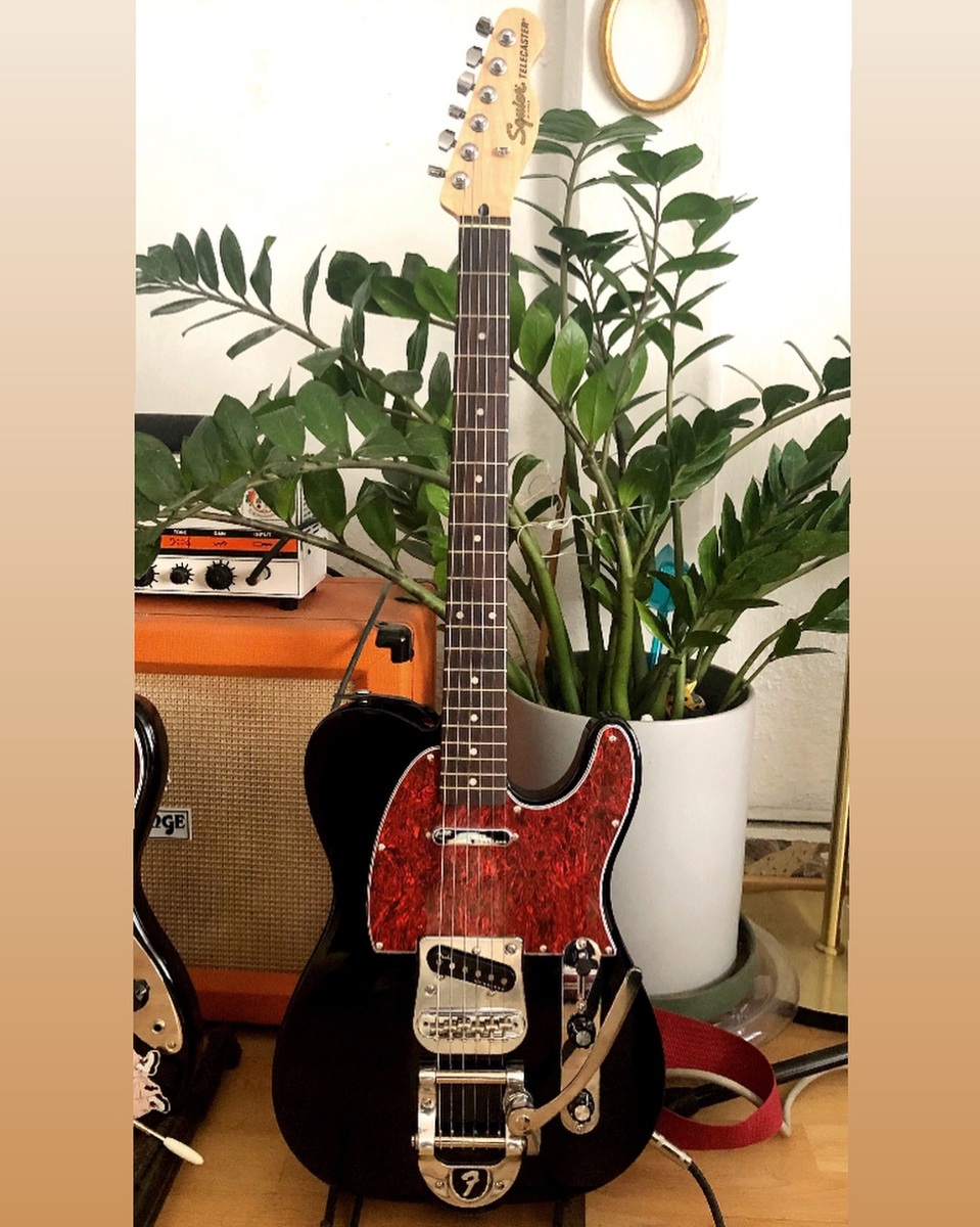 Orange Amp Rig by ed_lara featuring Squier FSR Affinity Telecaster, Orange Tiny Terror 15 Watt Tube Amp TT15H, and Orange PPC112