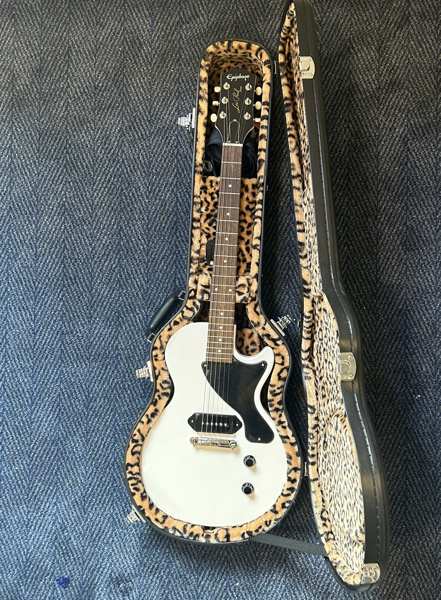 Ernie Ball Music Gear Setup by salads featuring Epiphone Les Paul Junior Billie Joe Armstrong Signature and Ernie Ball Power Slinky Guitar Strings (11-48)