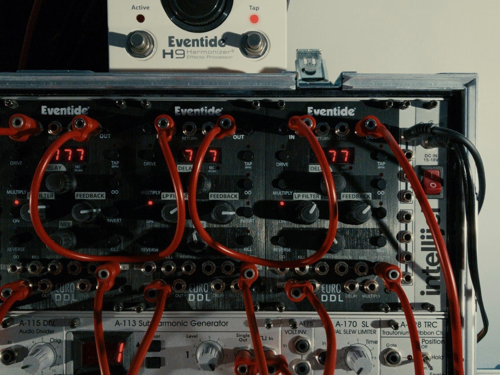 Electronic Studio Setup by renierra featuring Eventide H9 Max, Doepfer A-113 Subharmonic Generator, and Doepfer A-170 Dual Slew Limiter and 3 more pieces of gear