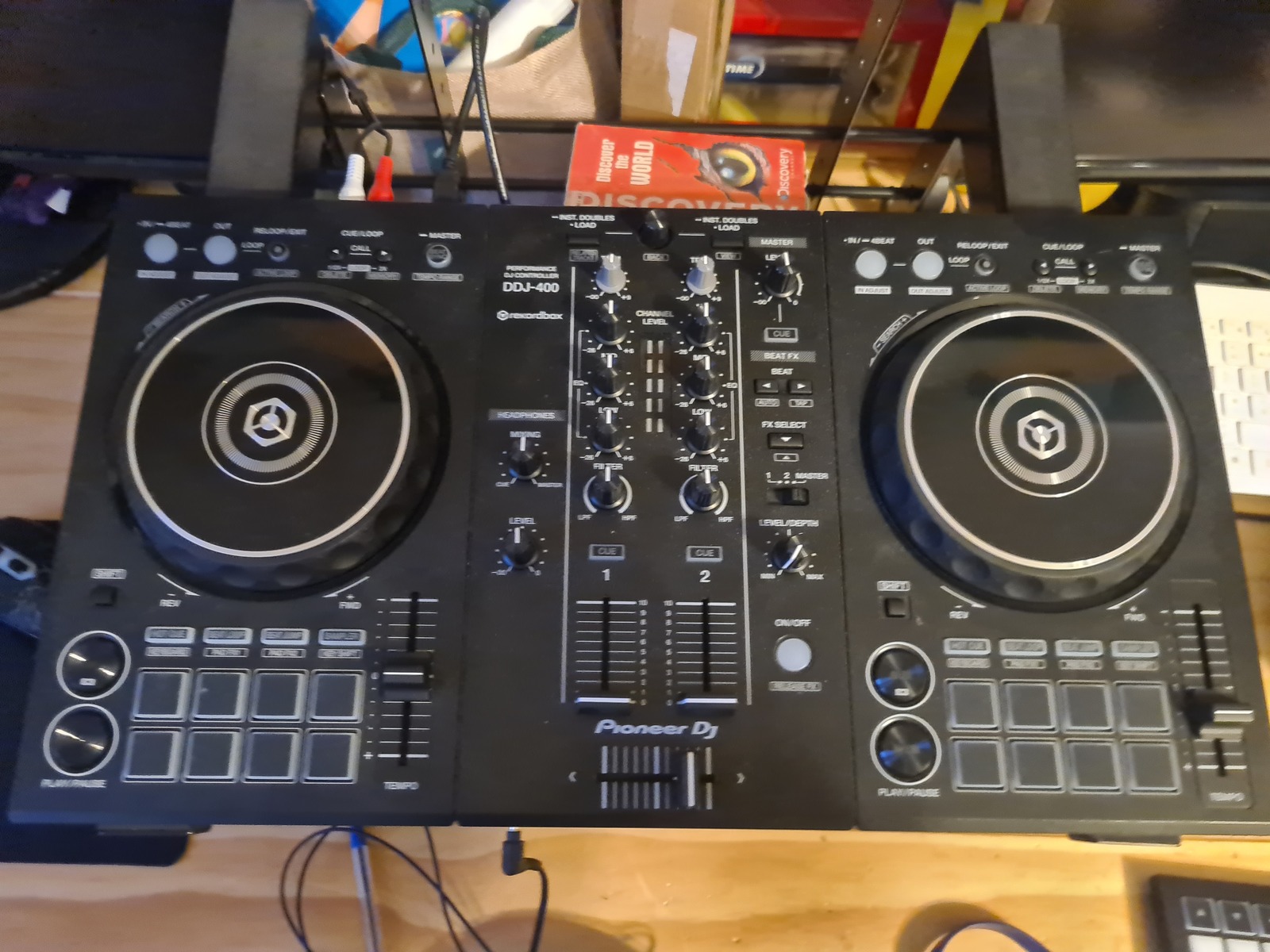 Electronic DJ Setup by lukasl featuring Pioneer DDJ-400