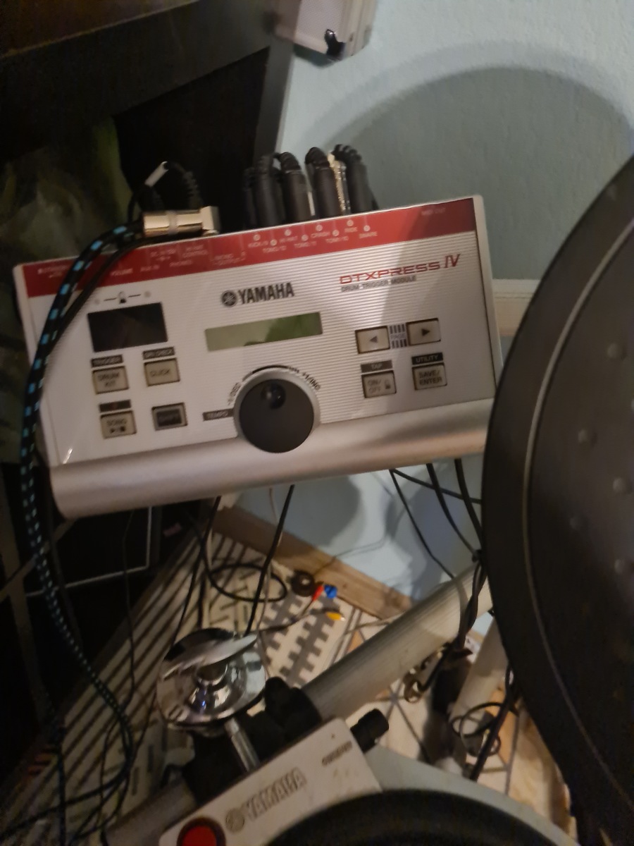 Drum Kit by lukasl featuring Yamaha DTXpress IV