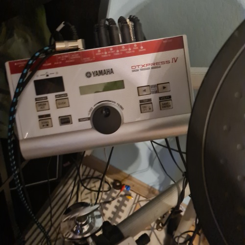 Photo of Yamaha DTXpress IV in a drums