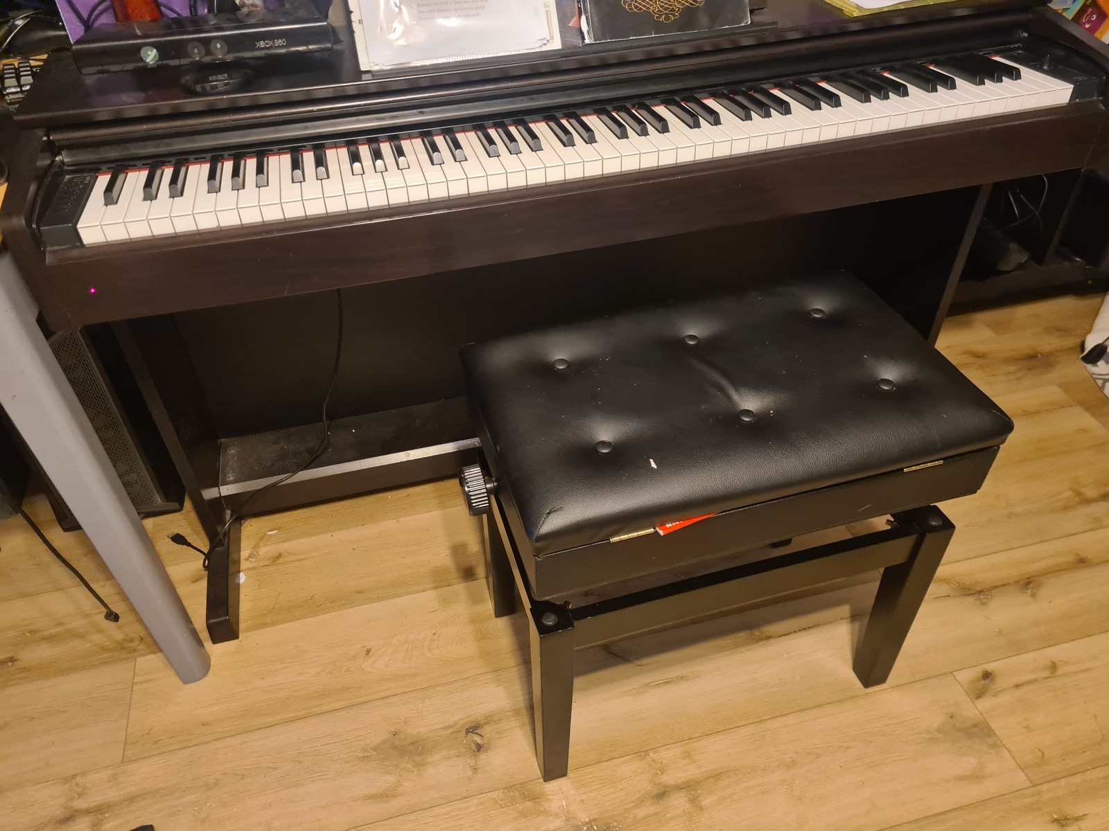 Music Gear Setup by lukasl featuring Yamaha Arius YDP-143B