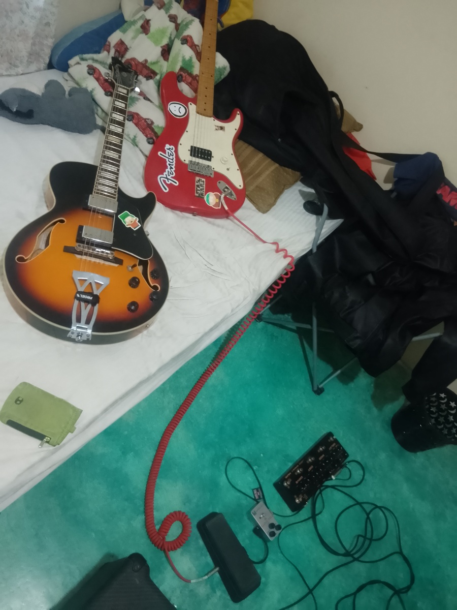 joel_edward_guns_cristino_ponce's music gear photo