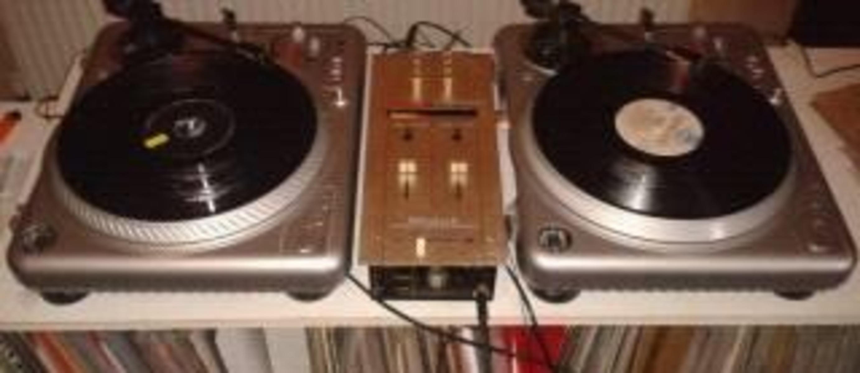 Hip Hop DJ Setup by turn_tables featuring Vestax PDX-2000 and Vestax PMC-06 ProA