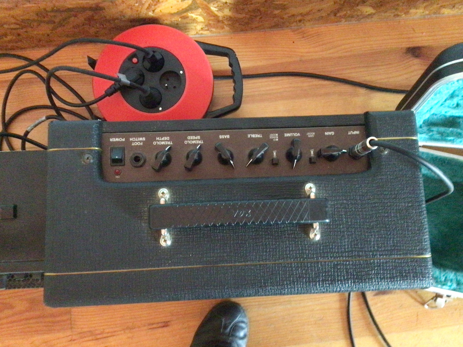 Music Gear Setup by eric_rodolphe_christophe_baldini featuring Vox V9169 Cambridge 15 Amplifier