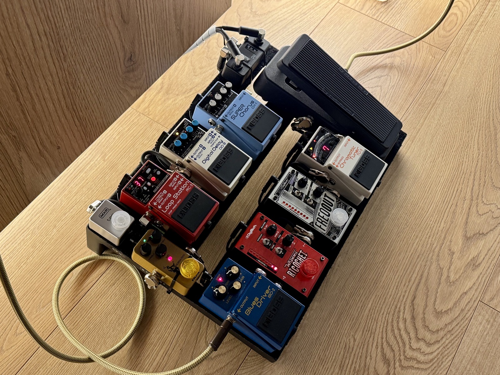 Boss Pedalboard by awiechcz featuring MXR Tap Tempo Switch M199, Boss RC-3 Loop Station, and Boss DD-8 Digital Delay and 9 more pieces of gear