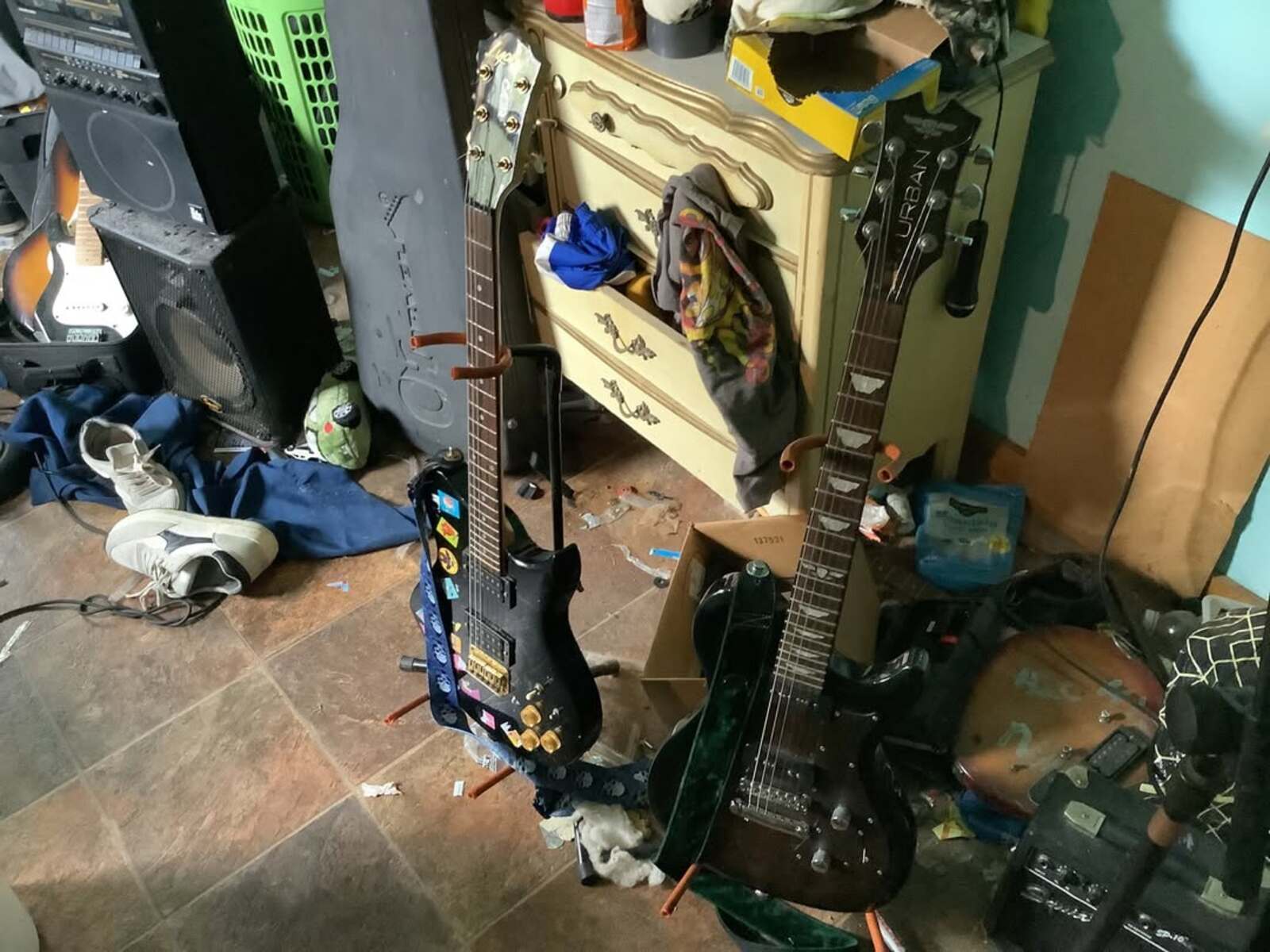 Music Gear Setup by harleycharlonne featuring Player by Keith Urban and Washburn Lyon LI-15 Electric Guitar