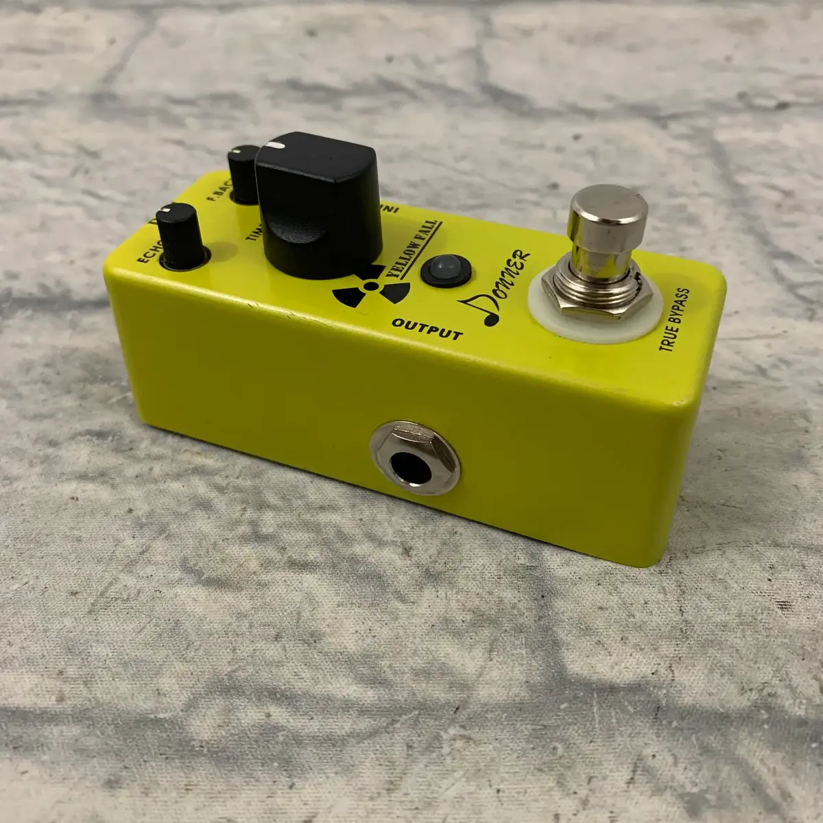 Pedalboard by rylie_stokley featuring Donner Yellow Fall