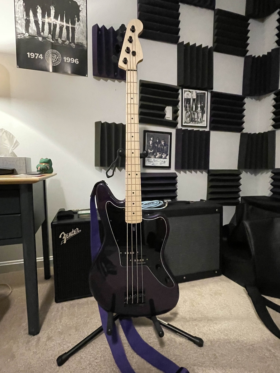 Fender Music Gear Setup by wicked featuring Fender Jaguar Bass Custom and Ernie Ball Super Slinky Bass Strings (45-100)