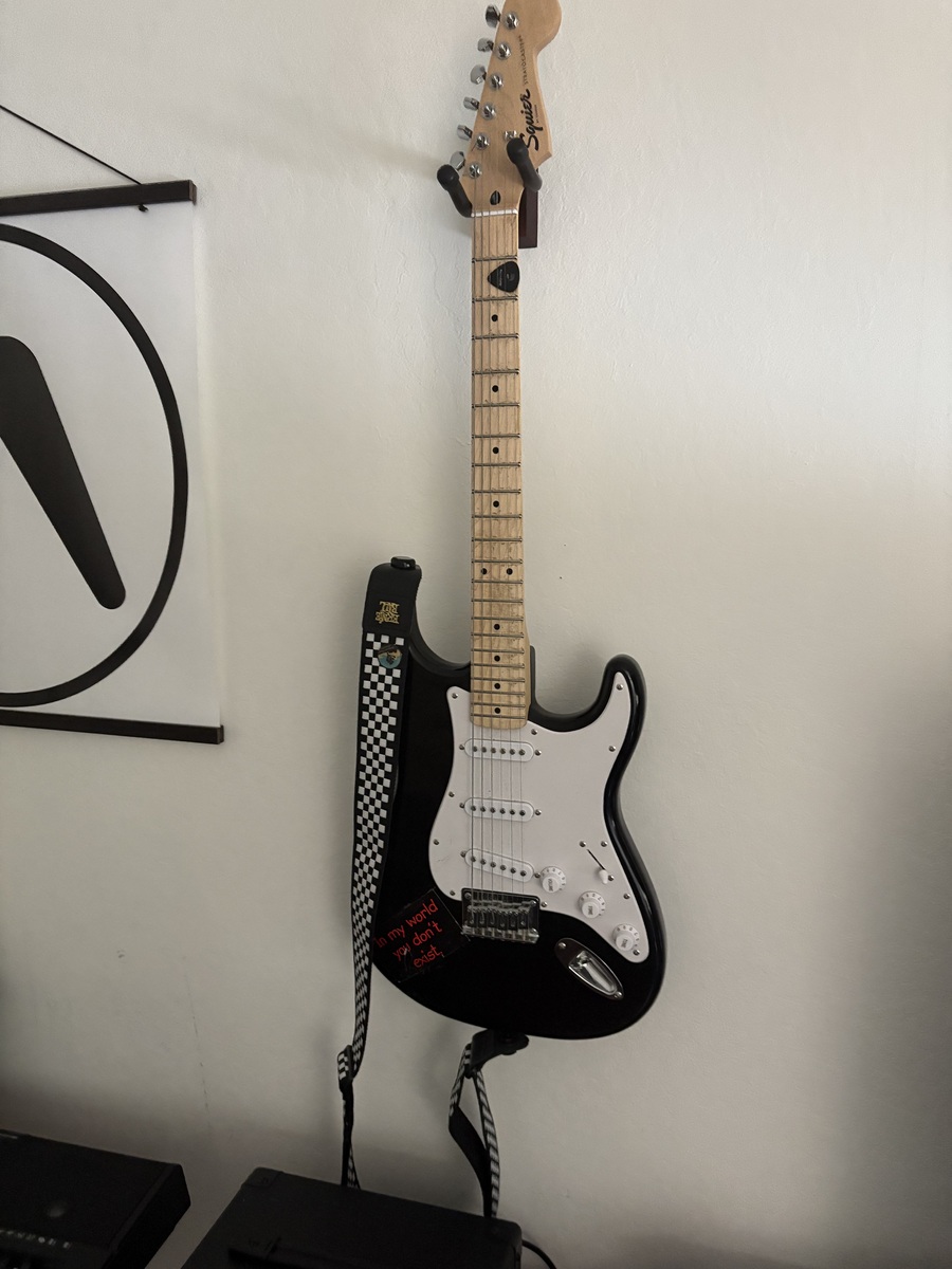Music Gear Setup by ashleiiiiiiiii featuring Squier Stratocaster