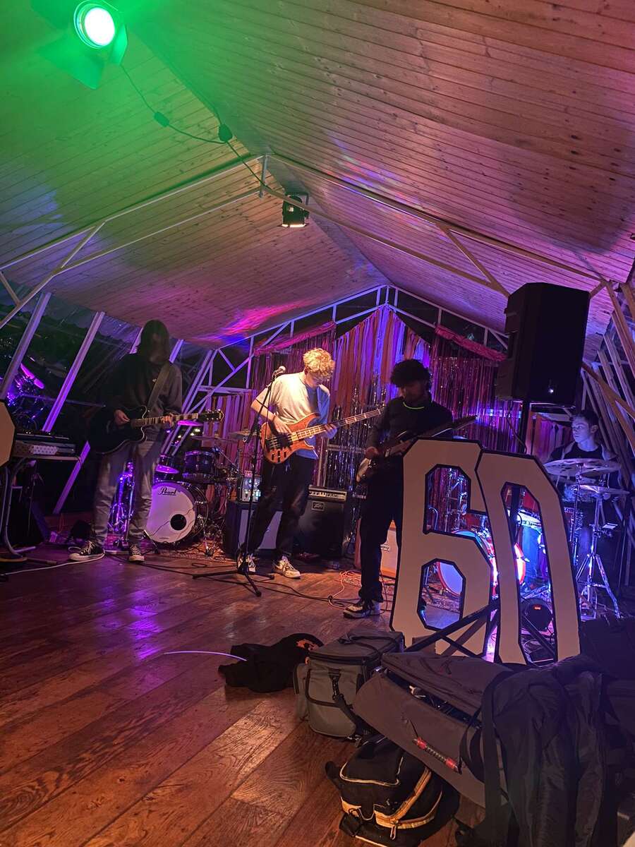 Amp Rig by willgullis featuring Gretsch Streamliner G2622, Ibanez GIO GRX20, and Peavey Max 115 and 3 more pieces of gear