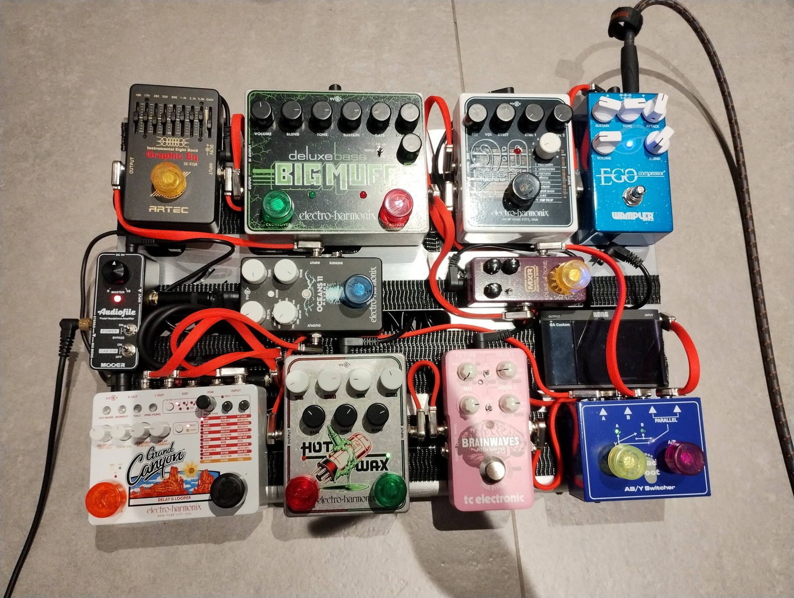 Country Pedalboard by sofamusician featuring Wampler Ego Compressor, Electro-Harmonix BASS9 Bass Machine, and Lead Foot AB/Y Switcher and 11 more pieces of gear