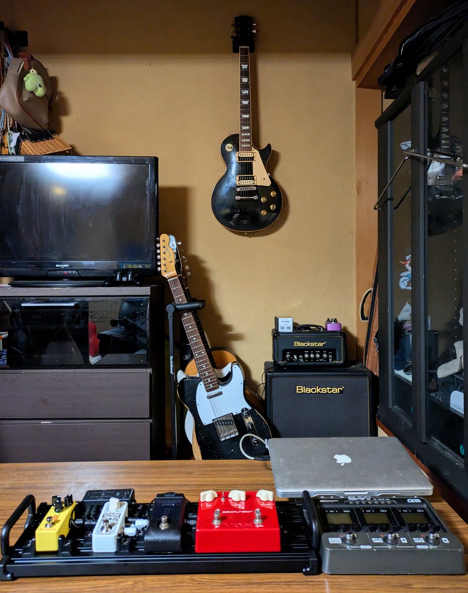 Music Gear Setup by febryan_pasaribu featuring Gibson Les Paul Standard, Fender Telecaster, and Epiphone Joan Jett Olympic Special Electric Guitar and 9 more pieces of gear