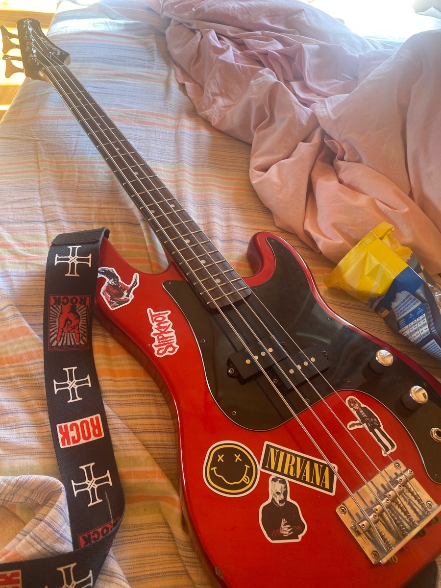 Music Gear Setup by slipknotiki featuring Schecter Simon Gallup Ultra Spitfire