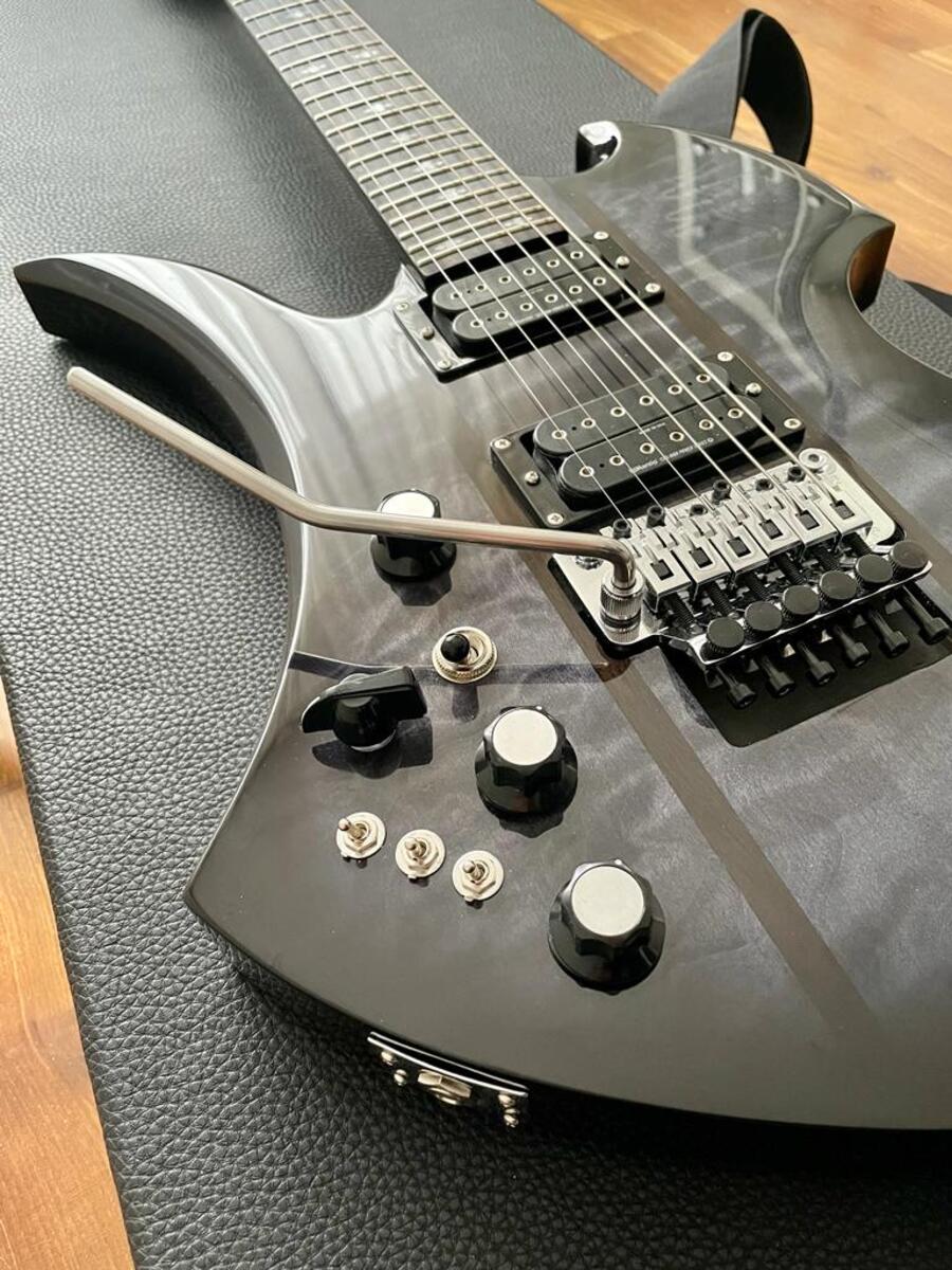 Music Gear Setup by strugglecaster featuring B.C. Rich Mockingbird ST (Dublicate?)