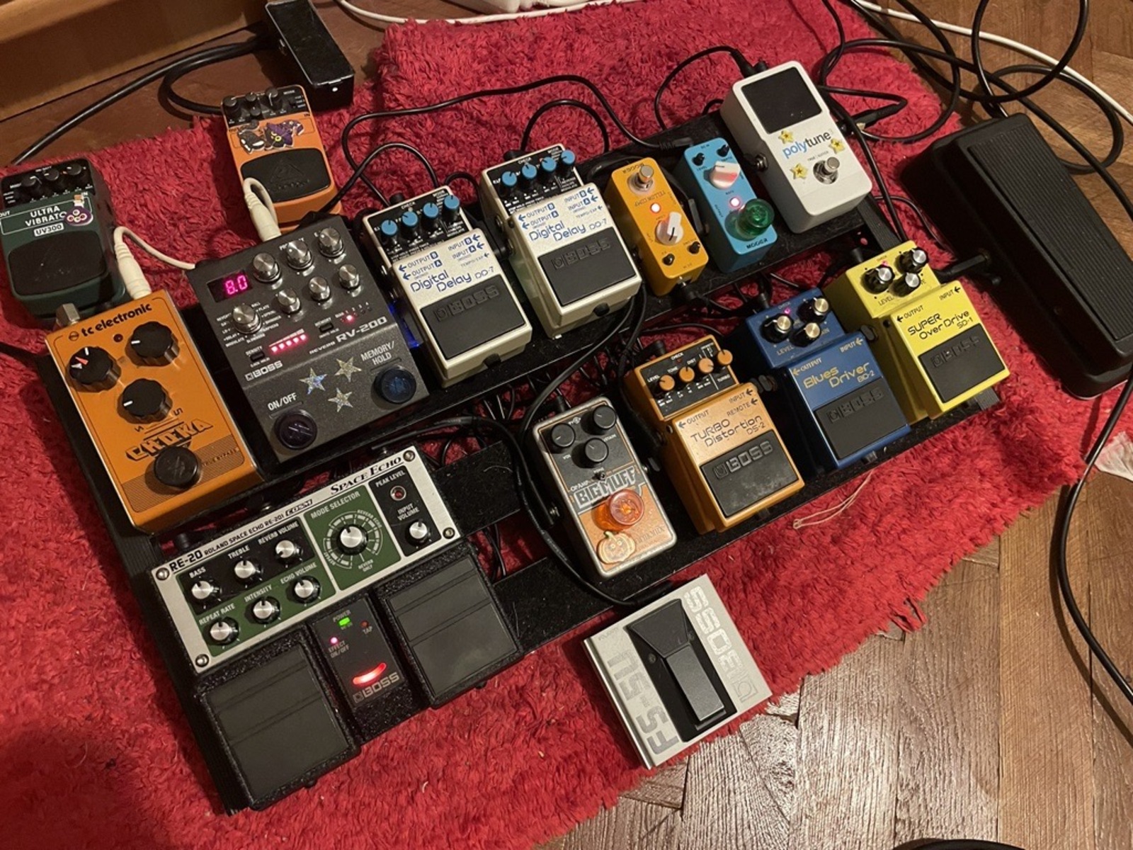 Boss Pedalboard by zaza_3121 featuring Dunlop GCB-95 Cry Baby, TC Electronic PolyTune 3, and Mooer Ensemble King Analog Chorus and 13 more pieces of gear
