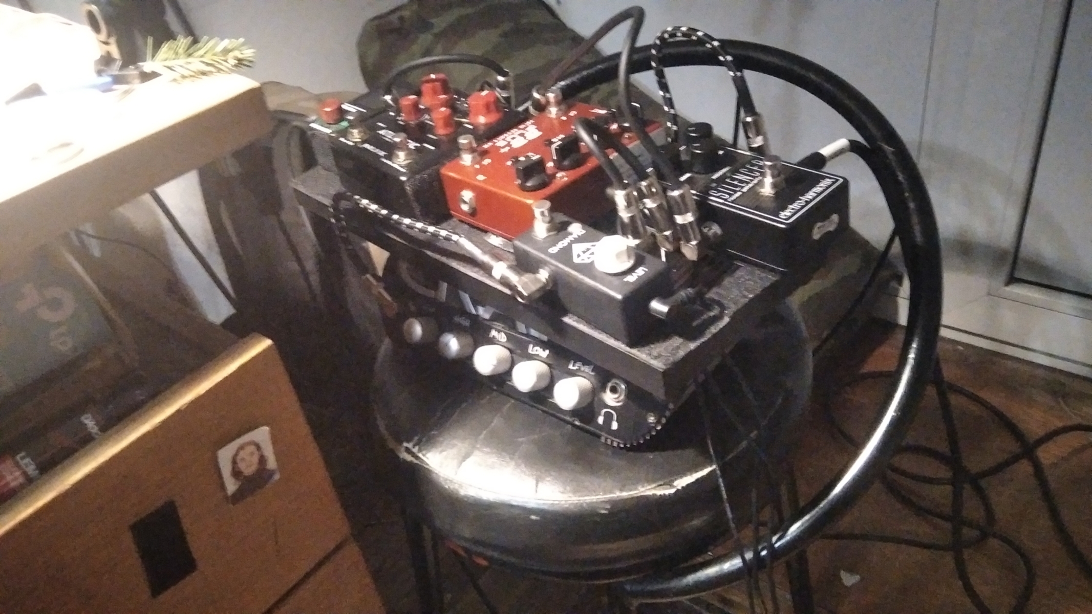 Metal Pedalboard by nick_shishkanov featuring Crate CPB150 PowerBlock, Xotic Effects BB Plus Preamp and Boost, and Electro-Harmonix The Silencer Noise Gate/Effects Loop and 3 more pieces of gear