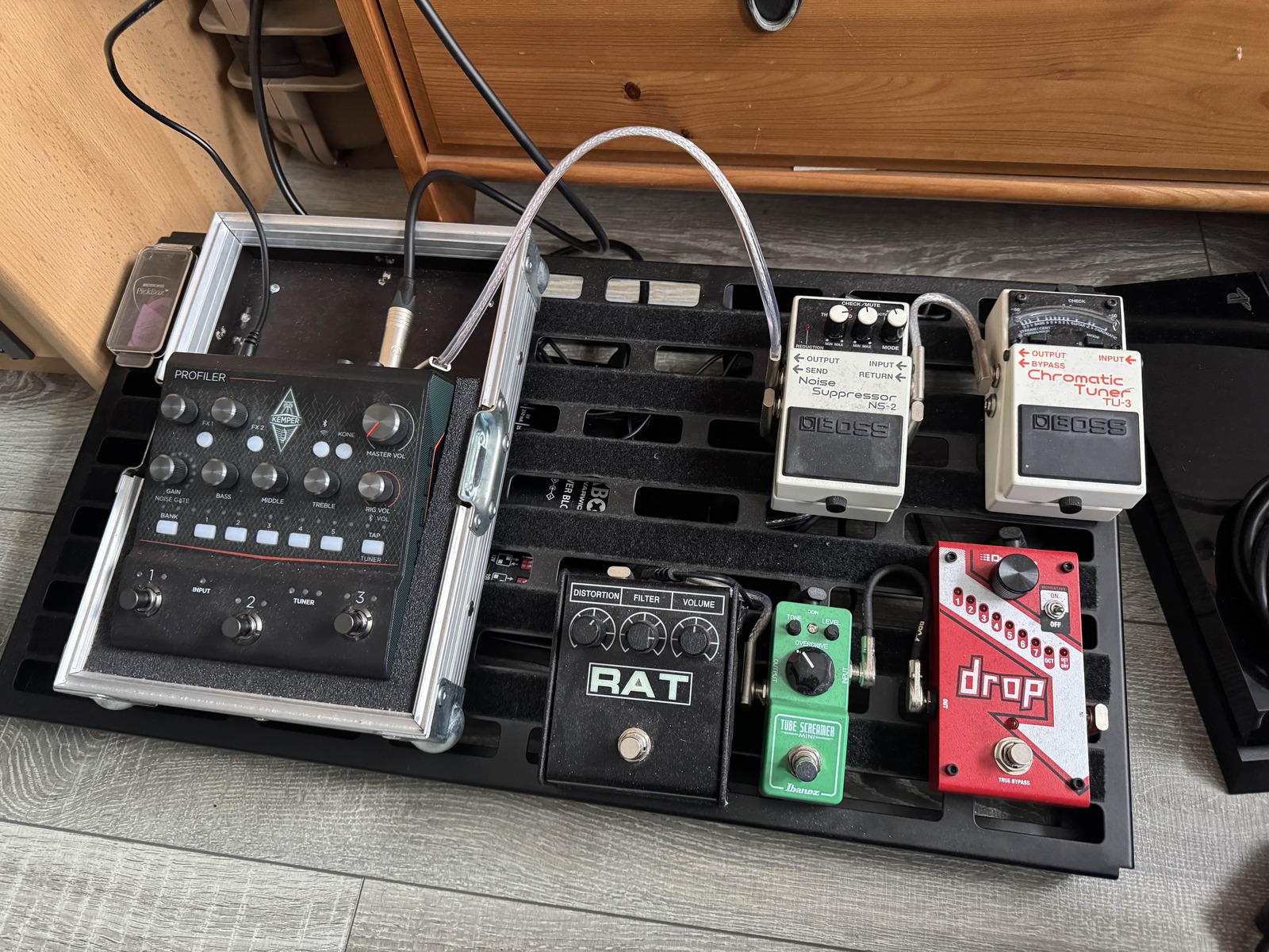 Metal Pedalboard by kamiguitar featuring Kemper Profiler Player, Pro Co RAT 2, and Ibanez Tube Screamer Mini and 4 more pieces of gear