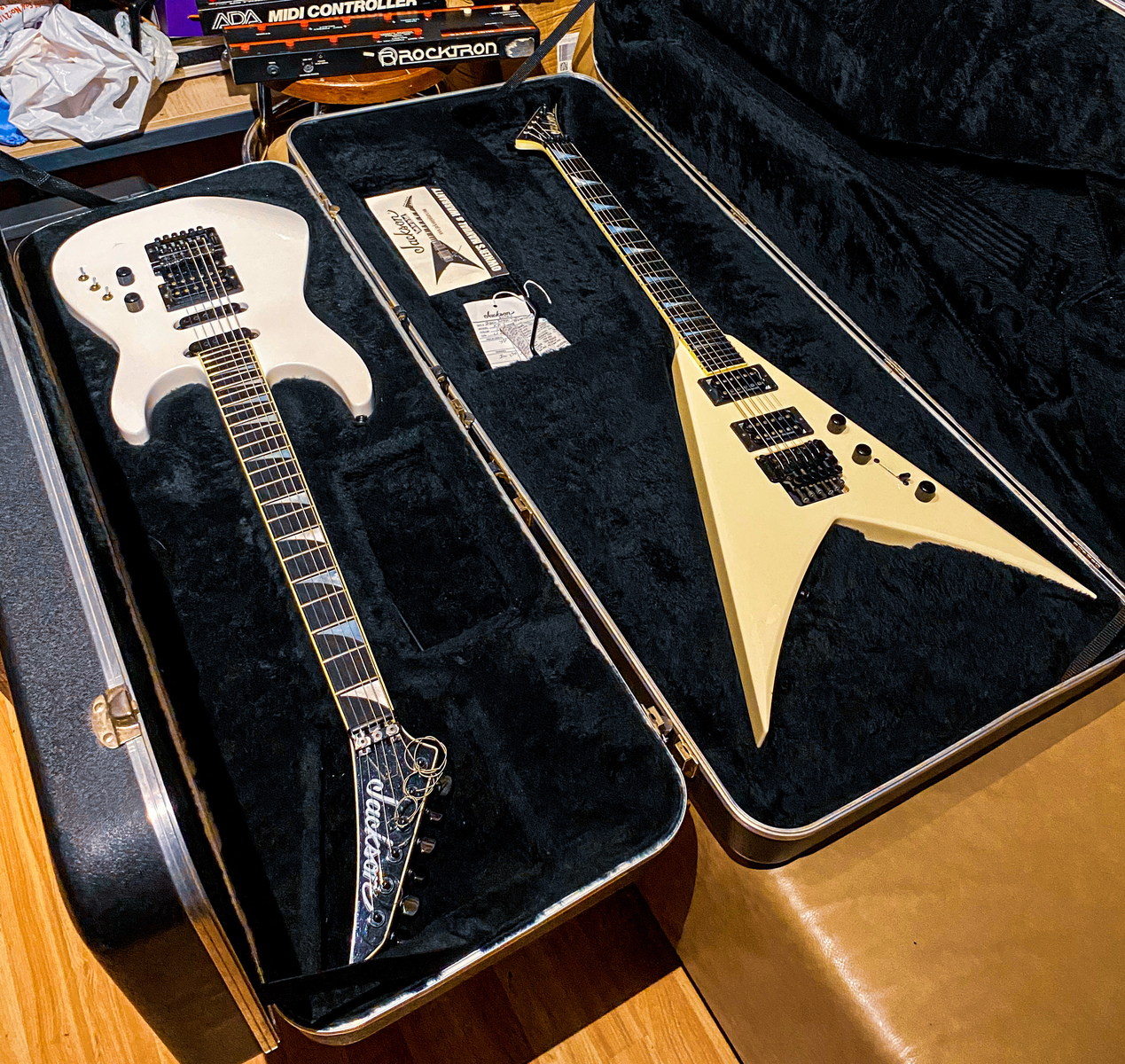 Music Gear Setup by tolgasert featuring Jackson San Dimas Soloist Custom Shop 1986 and Jackson KV2 King V USA