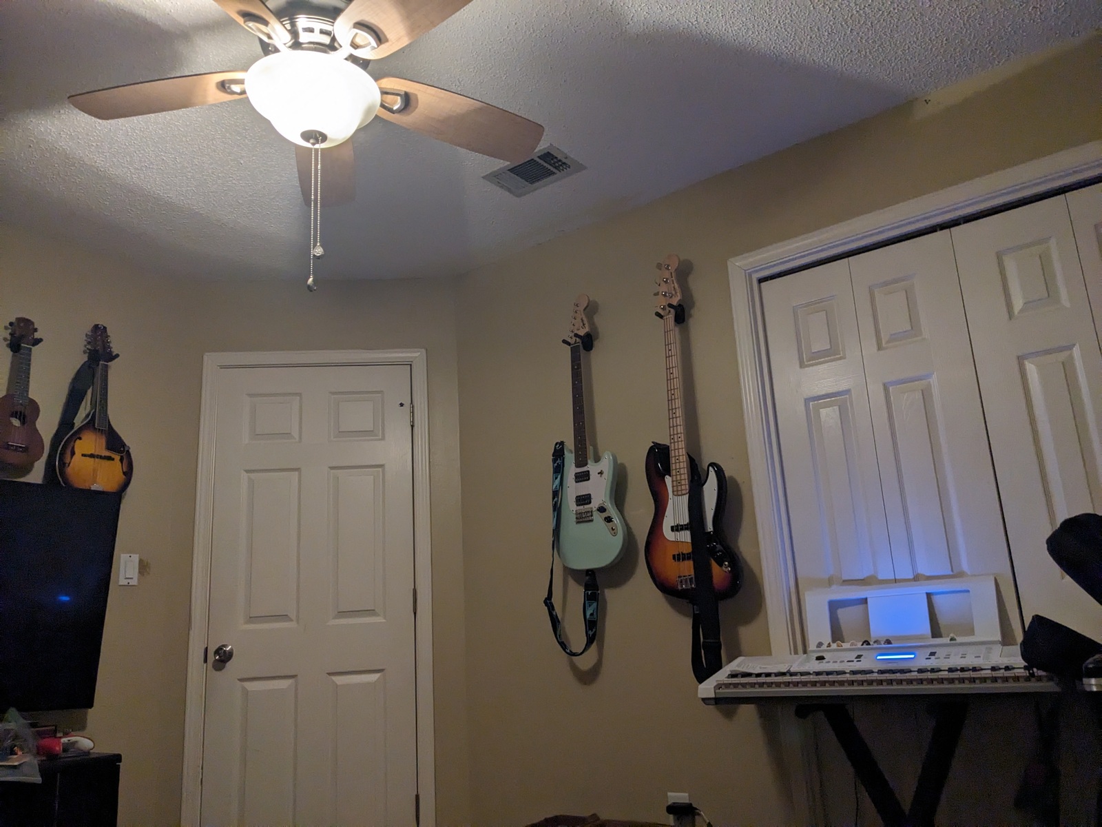 its_only_vampire_culture_'s music gear photo
