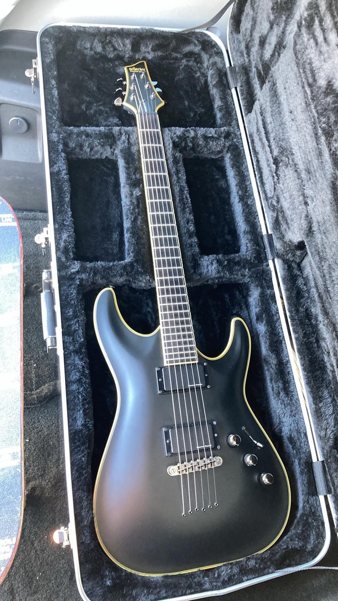 Music Gear Setup by xxxdarkdave1983xxx featuring Schecter Blackjack ATX C-1