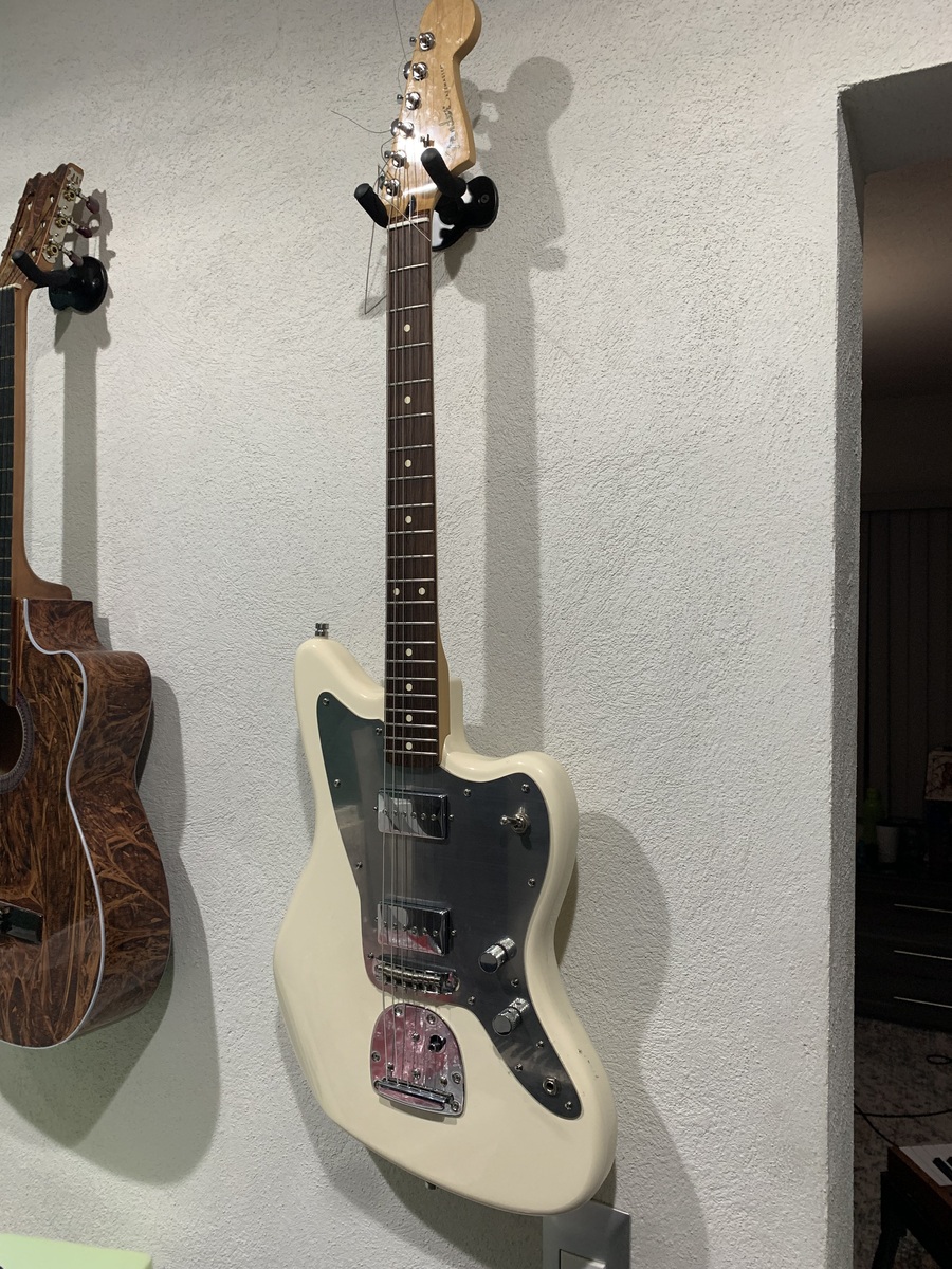 Music Gear Setup by peyro_peyro featuring Fender Standard Jazzmaster HH Electric Guitar
