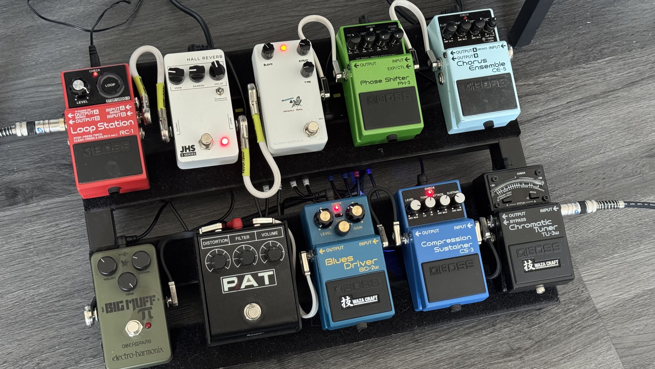Boss Pedalboard by evan_jb featuring Animals Pedal Relaxing Walrus Delay V2, Boss PH-3 Phase Shifter, and Pro Co RAT 2 and 5 more pieces of gear
