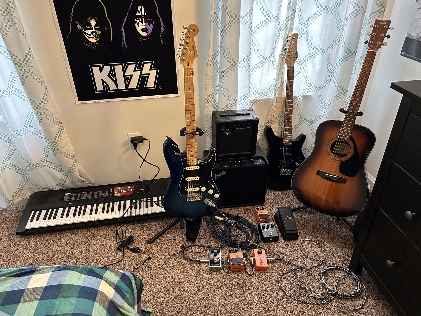 Electronic Studio Setup by zack_jade featuring Yamaha PSR-F51, Yamaha acoustic dreadnought, and Rogue Rocketeer RR100 and 13 more pieces of gear